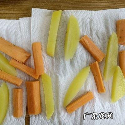 炸薯条的家常做法酥脆好吃,薯条要炸多少分钟