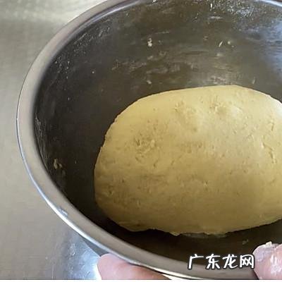 玉米饼的家常做法蒸的，蒸鲜玉米饼家常做法