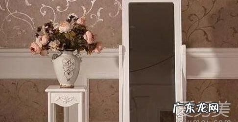 镜子对着卧室门好不好 家里风水摆放镜子正对主卧室房门口好吗