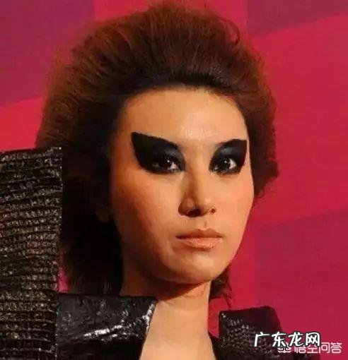 日常生活化烟熏妆会让人觉得奇怪吗?