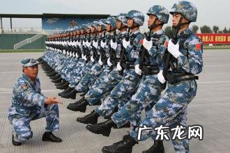 正步走的动作要领讲解 正步走的动作要领是什么