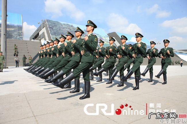 正步走的动作要领讲解 正步走的动作要领是什么