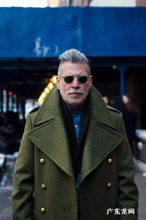 迷彩上衣怎么搭配裤子?