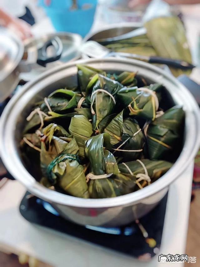 端午节为什么要吃棕子,赛龙舟?