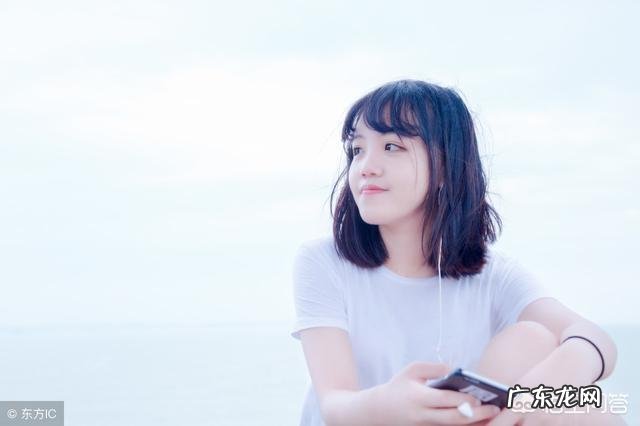 圆脸女生适合直发还是卷发?