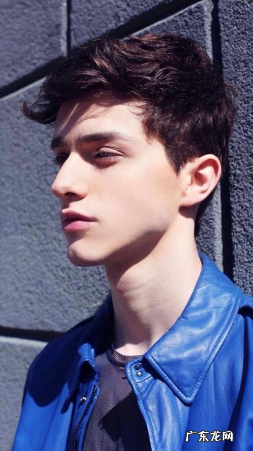 北风像狮子一样狂吼仿写句子秋风 北风像狮子一样狂吼仿写句子怎么写