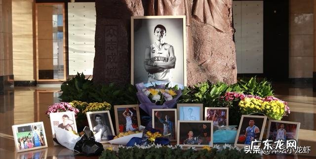 今晚CBA比赛前都进行了吉喆的默哀仪式，这是表达CBA的联赛人性化吗？