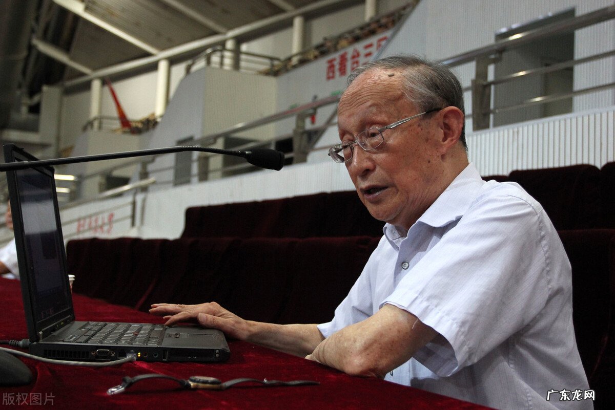 为什么过去的老校长替老师撑腰的多,而现在的校长很少呢? 校长撑腰体是什么意思