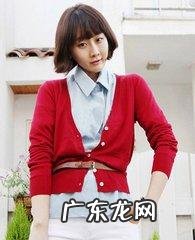 衬衫搭配针织衫在颜色和面料上如何选择?