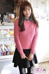 衬衫搭配针织衫在颜色和面料上如何选择?