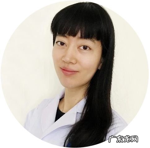 头皮屑一块一块的怎么解决 头皮屑一块一块的怎么回事啊