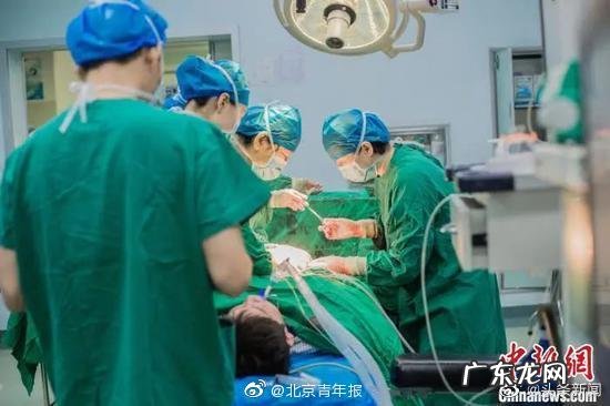 河南三胎生四胞胎 产妇生龙凤四胞胎一