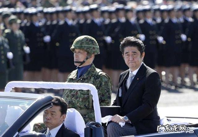 安倍晋三在首相的位置上能干多久？
