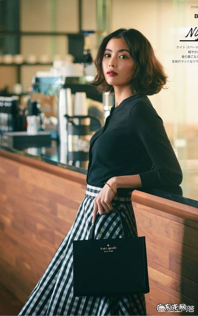 秋天40岁的中年女人应该如何穿衣搭配?