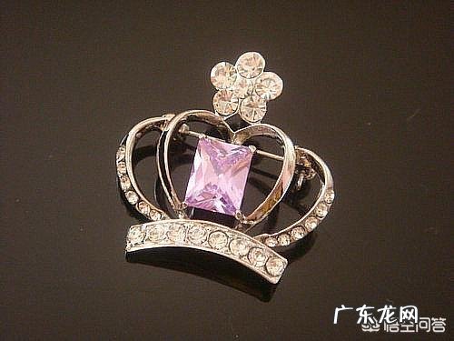 什么样的首饰适合搭配礼服?