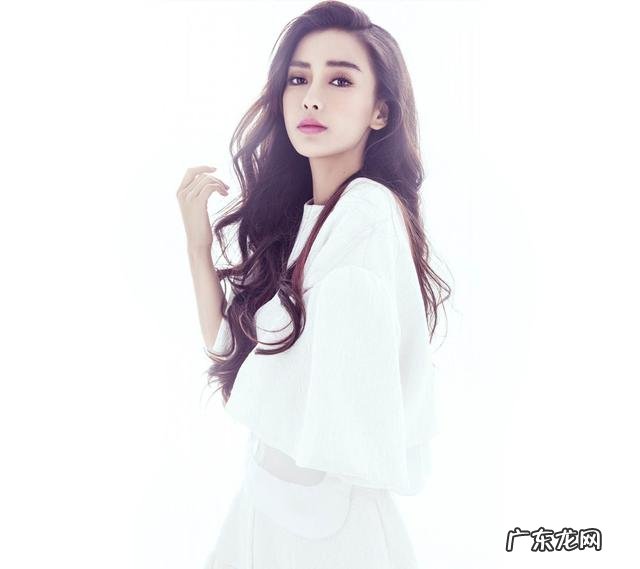 杨颖粉和赵丽颖粉为什么老会互撕？