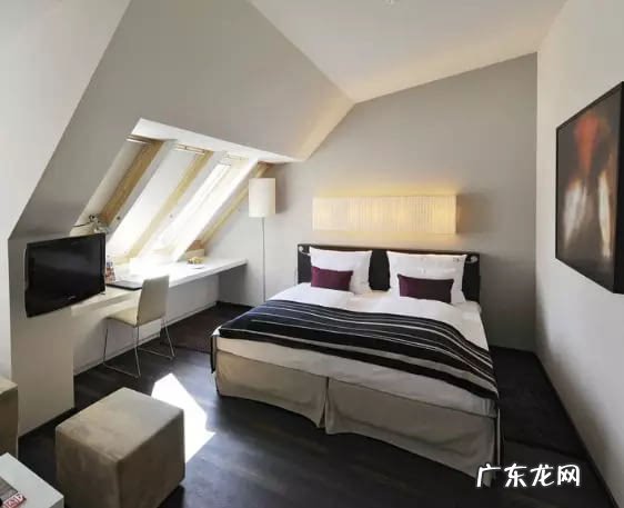 新房装修要避开四个触霉头的事 家里住顶层阳台棚顶漏水风水