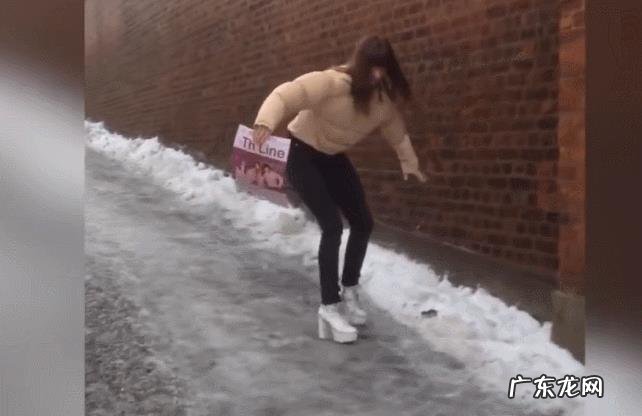 为什么高跟鞋底部都是红色为主?