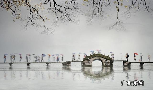 作为一个杭州人，如何评价杭州这座城市？