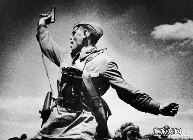 万岁冲锋和乌拉冲锋哪个更厉害?