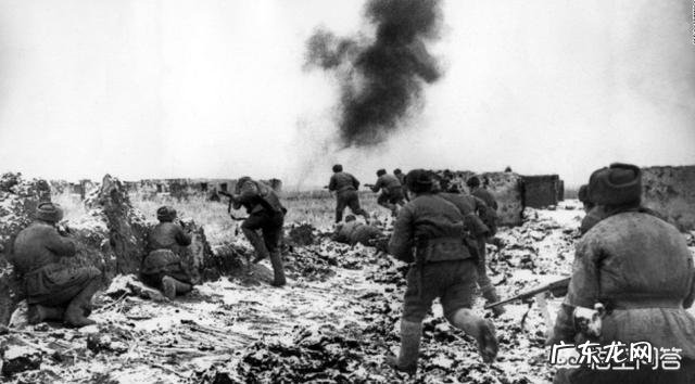 万岁冲锋和乌拉冲锋哪个更厉害？