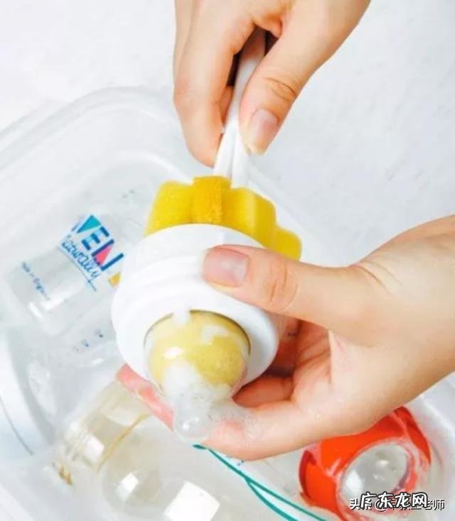 新生儿奶瓶怎么清洗消毒？