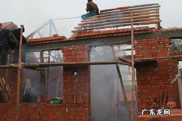 修造习俗谈立柱上梁有说头 占卜看风水屋顶主梁钉钉子好吗