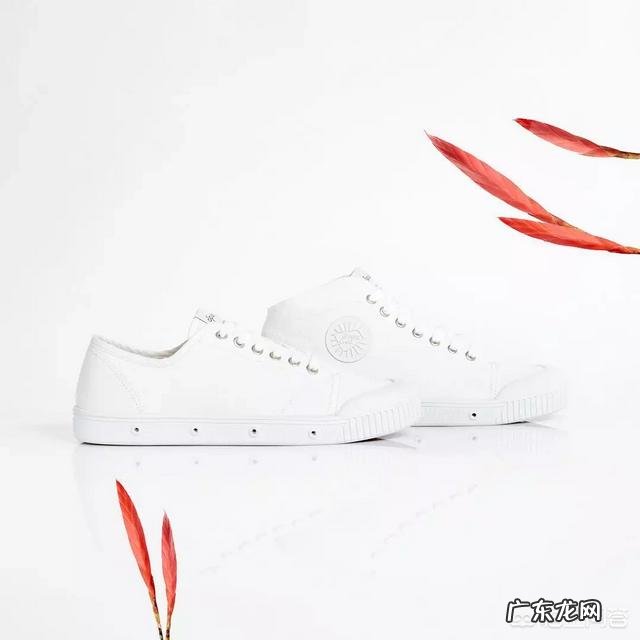 什么牌子的小白鞋既好看又好穿?