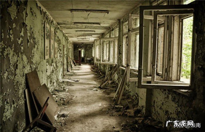 闹鬼的房屋的特征 看风水说屋顶有两小鬼