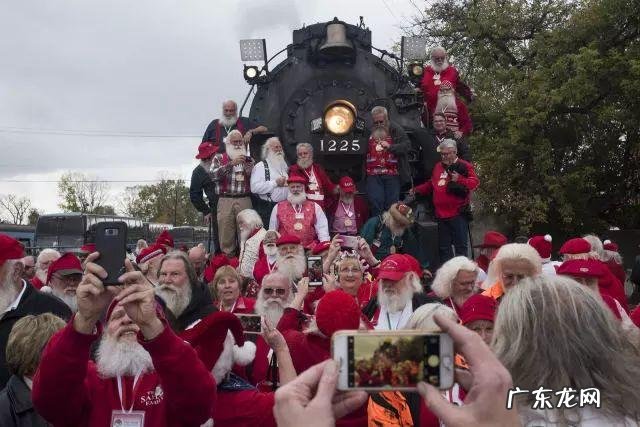 圣诞老人跳舞的软件 跳舞的圣诞老人是谁