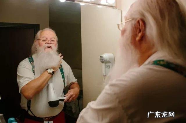 圣诞老人跳舞的软件 跳舞的圣诞老人是谁