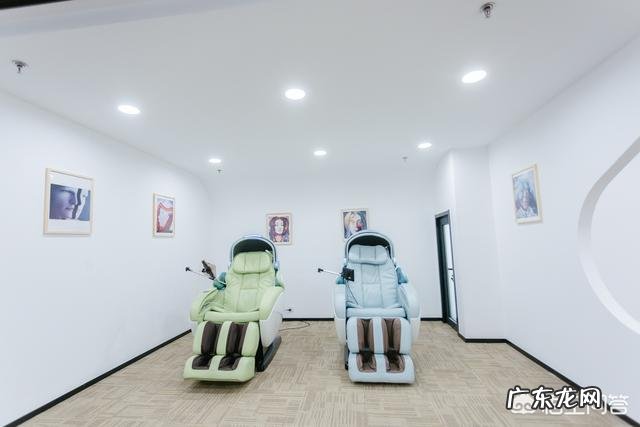 你怎么看在学校里设置心理健康教育中心?