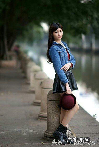 青山不墨千秋画下一句 青山不墨千秋画是什么意思