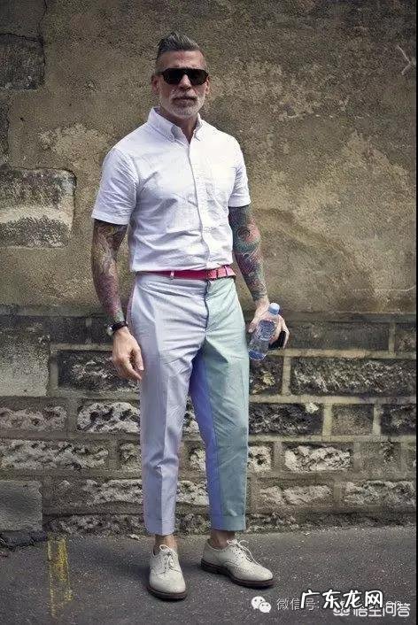 秋季男生该如何搭配穿衣?大衣和衬衫如何巧妙搭配?