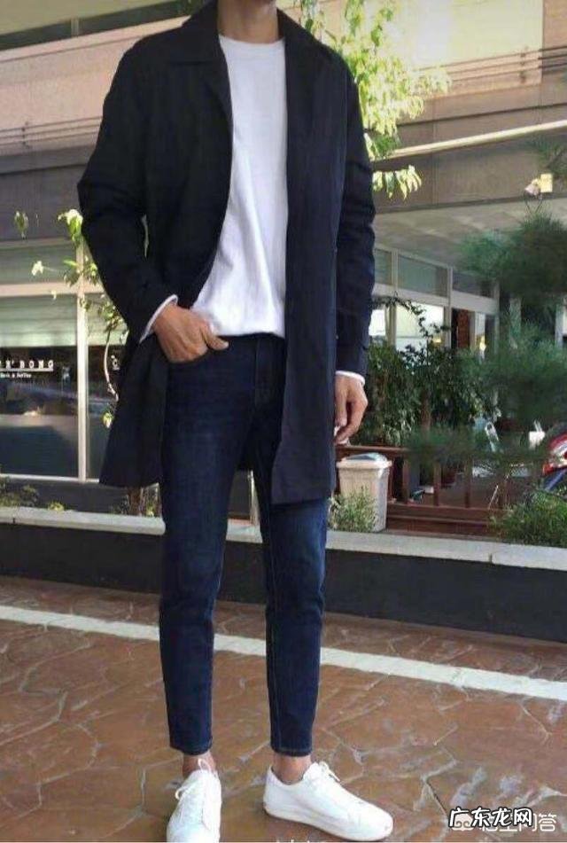 秋季男生该如何搭配穿衣?大衣和衬衫如何巧妙搭配?