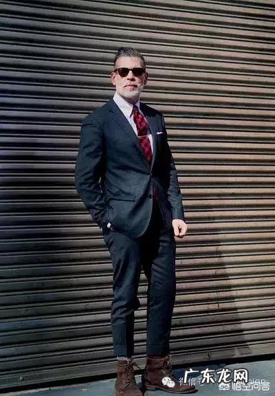 秋季男生该如何搭配穿衣?大衣和衬衫如何巧妙搭配?