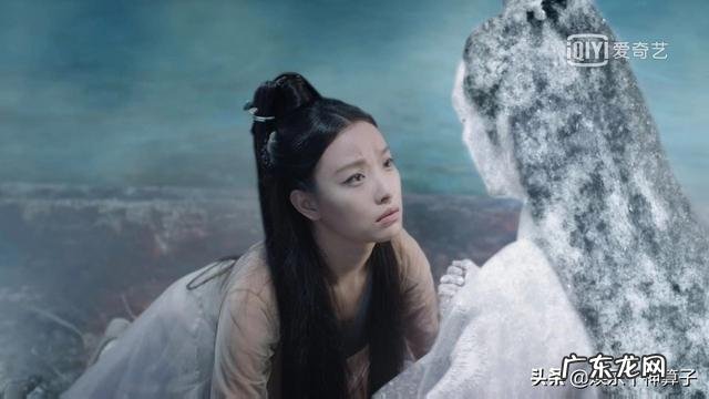 人民网发文批评《宸汐缘》“造型无新意、选角不合适、故事大杂烩”，对此你怎么看？