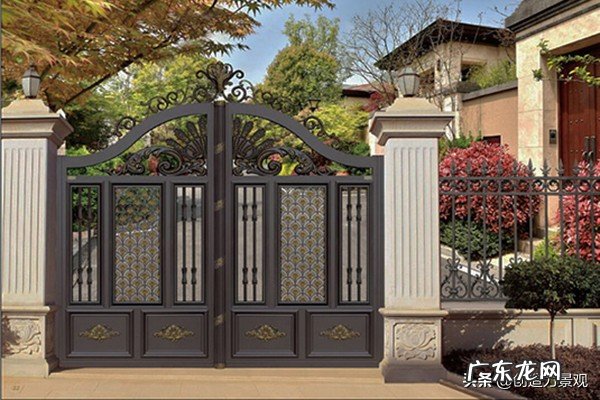 庭院大门颜色是如何影响风水的 家里大门是白色的风水