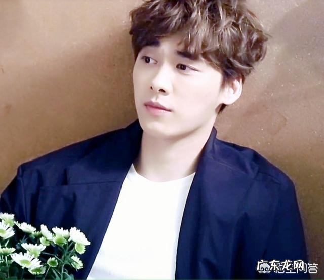 怎样看待李易峰和胡湾上热搜?