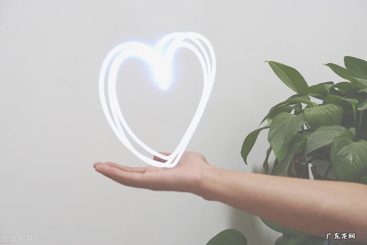 你认为最适合用于介绍自己的一句话是什么? 介绍自己的话语