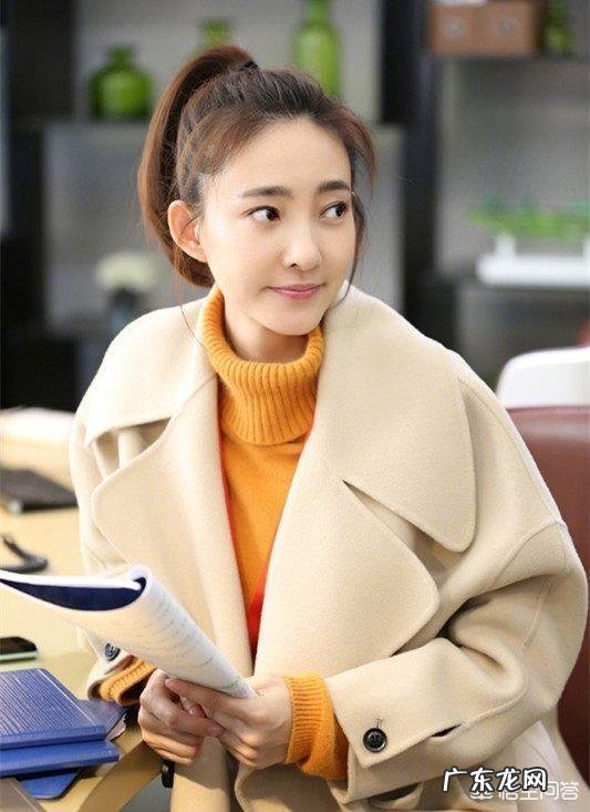 在穿搭上,杏色和什么颜色搭配好看?