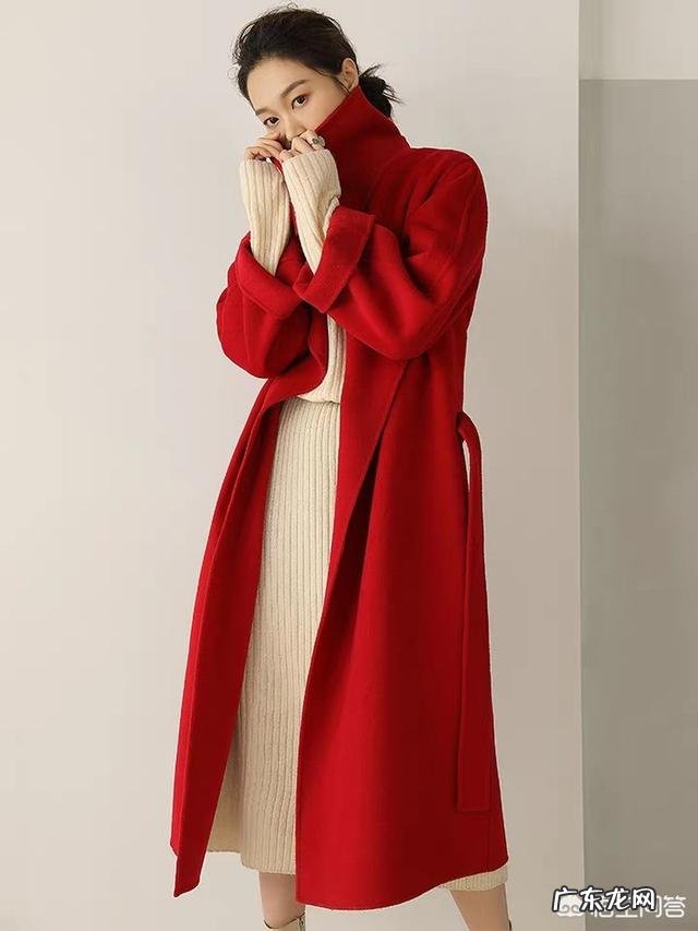 在穿搭上,杏色和什么颜色搭配好看?