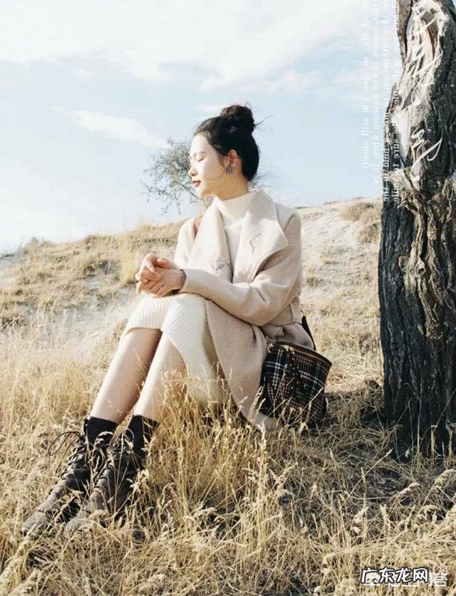 在穿搭上,杏色和什么颜色搭配好看?