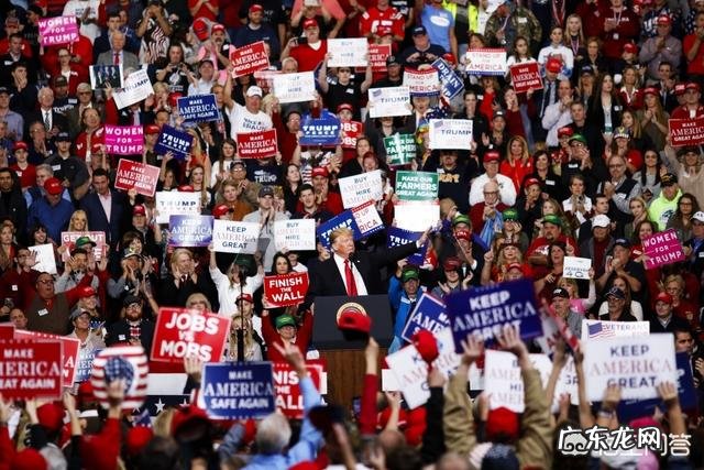 美国确诊新冠人数攀升100万，医护人员崩溃选择自杀，失业人数激增2600万，如何评价？