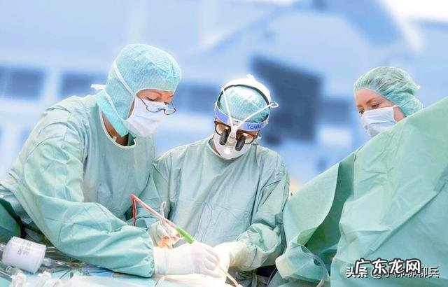 美国确诊新冠人数攀升100万,医护人员崩溃选择自杀,失业人数激增2600万,如何评价?