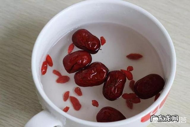 红枣泡水有哪些功效?