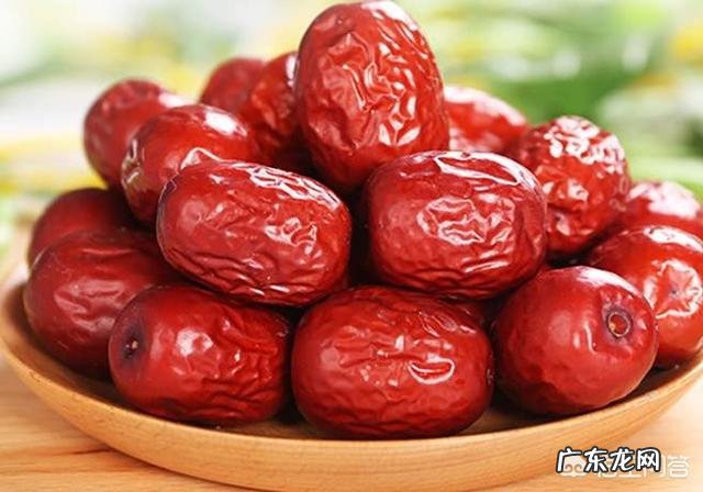 红枣泡水有哪些功效？