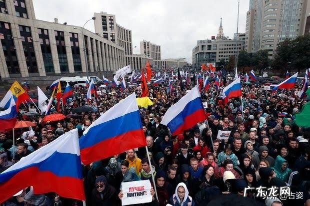 普京开着摩托宣誓克里米亚主权！这是怎么回事？