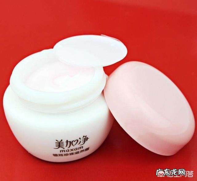 干燥性皮肤用什么牌子的护肤品不错?有什么推荐吗?