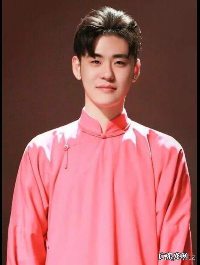 云雷粉七夕专为张云雷设计的壮观七彩3X3X30米雀桥花廊，你怎样评价？